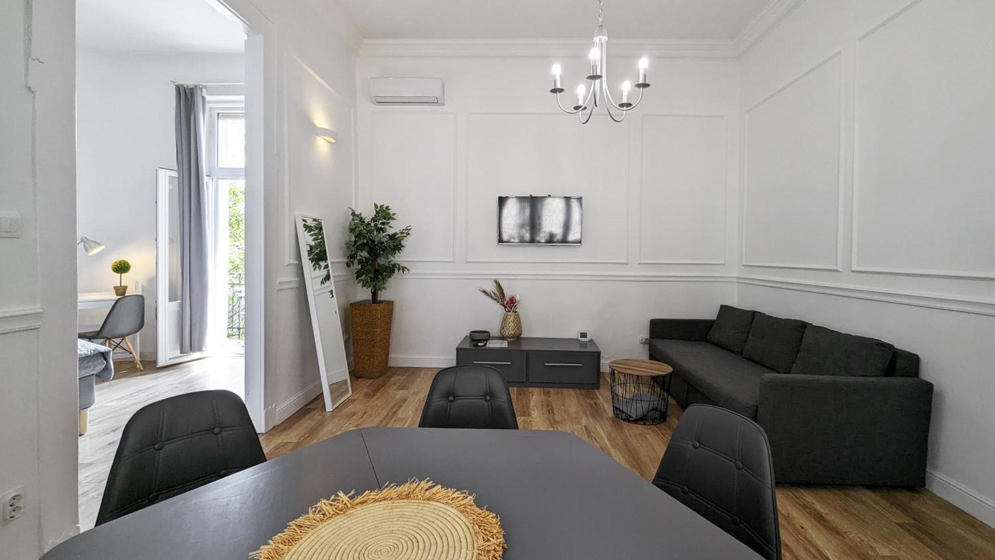 3 Room Apartment In The Beautiful Street Budapest Exterior photo