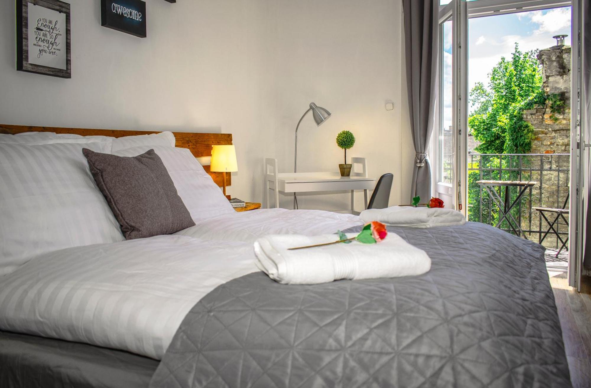 3 Room Apartment In The Beautiful Street Budapest Exterior photo